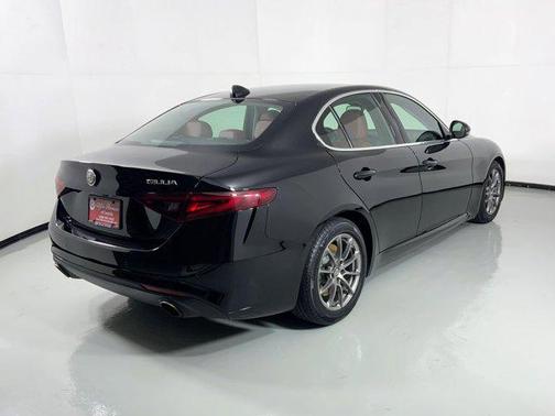 2020 Alfa Romeo Giulia Base