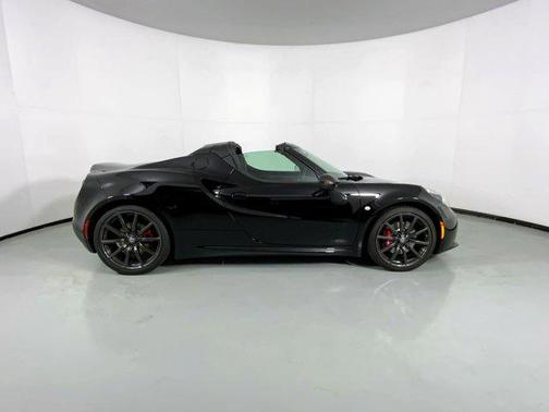 2018 Alfa Romeo 4C Spider Base