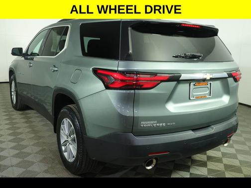 Silver Sage Metallic 2022 Chevrolet Traverse LT Cloth