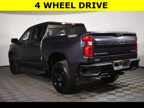 2022 Chevrolet Silverado 1500 Custom Trail Boss