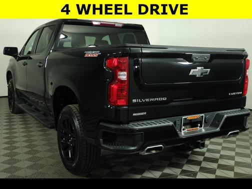 2022 Chevrolet Silverado 1500 Custom Trail Boss