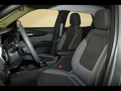 Sterling Gray Metallic 2025 Chevrolet Trailblazer LT