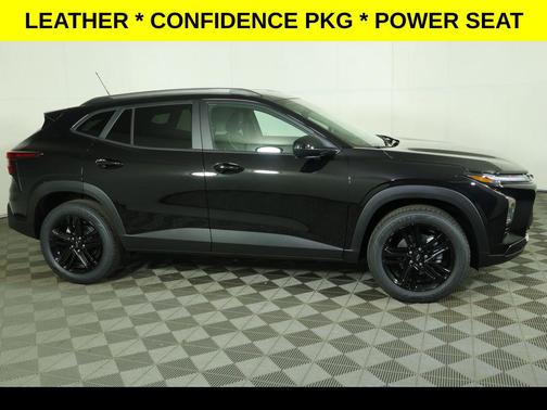 Mosaic Black Metallic 2026 Chevrolet Trax FWD ACTIV