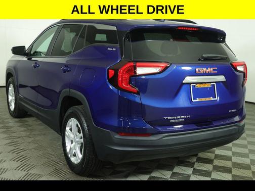 Marine Metallic 2022 GMC Terrain SLE