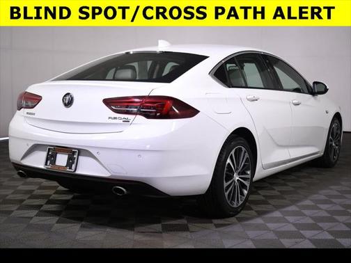 2019 Buick Regal Sportback AWD Essence