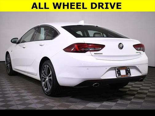 2019 Buick Regal Sportback AWD Essence