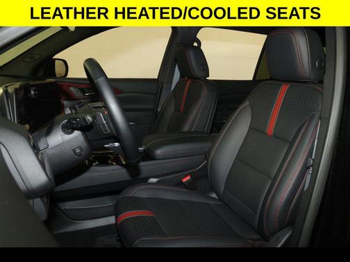Mosaic Black Metallic 2024 Chevrolet Traverse RS