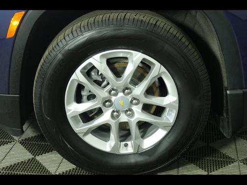 Northsky Blue Metallic 2022 Chevrolet Traverse LS