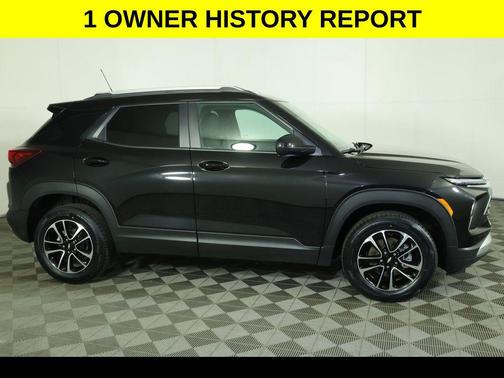 Mosaic Black Metallic 2025 Chevrolet Trailblazer LT