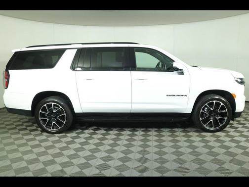 2024 Chevrolet Suburban RST