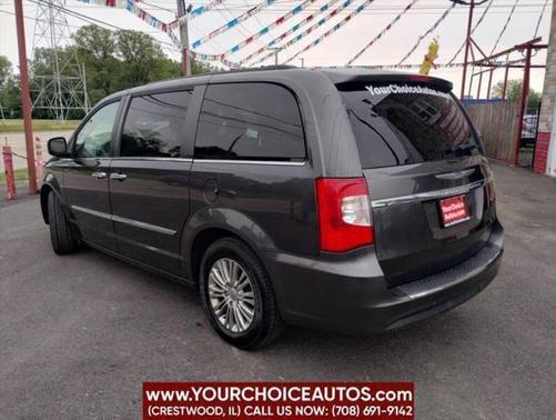 2015 Chrysler Town & Country Touring-L