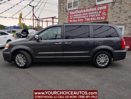 2015 Chrysler Town & Country Touring-L