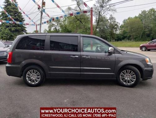 2015 Chrysler Town & Country Touring-L
