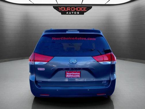 2013 Toyota Sienna XLE