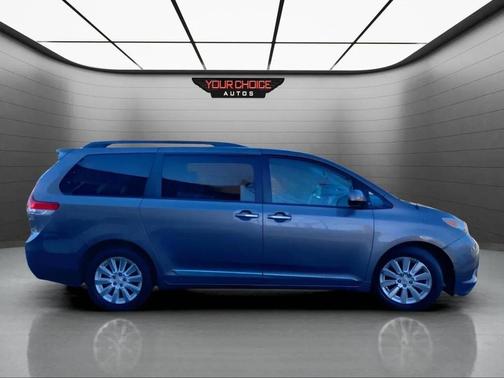 2013 Toyota Sienna XLE