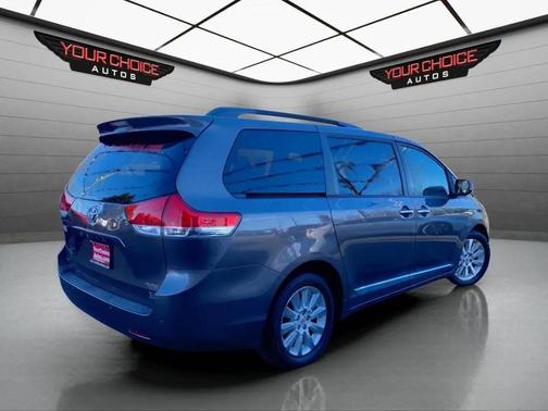 2013 Toyota Sienna XLE