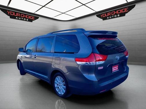 2013 Toyota Sienna XLE