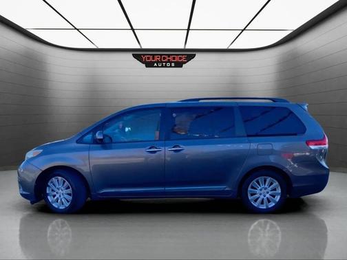 2013 Toyota Sienna XLE