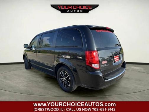 Black Onyx Crystal Pearlcoat 2017 Dodge Grand Caravan GT