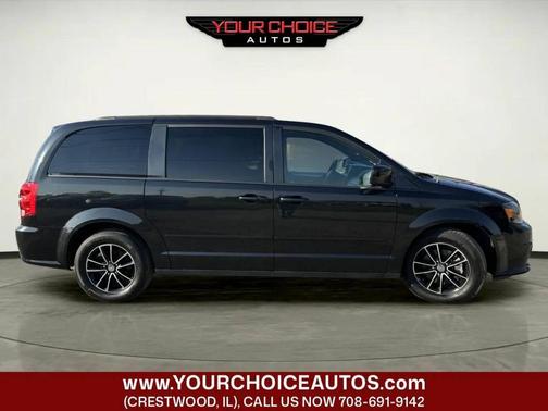 Black Onyx Crystal Pearlcoat 2017 Dodge Grand Caravan GT