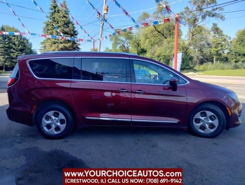 2017 Chrysler Pacifica Touring-L