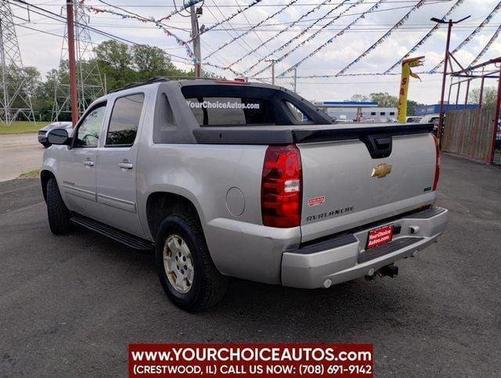 Sheer Silver Metallic 2011 Chevrolet Avalanche 4WD Crew Cab LS