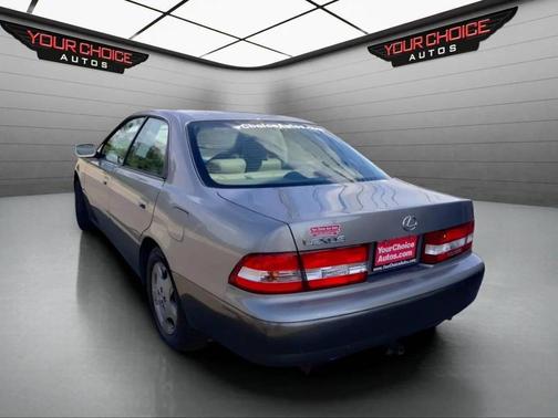 2000 Lexus ES 300 Base