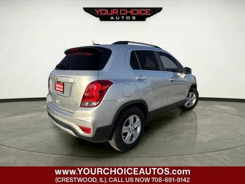 Silver Ice Metallic 2019 Chevrolet Trax LT