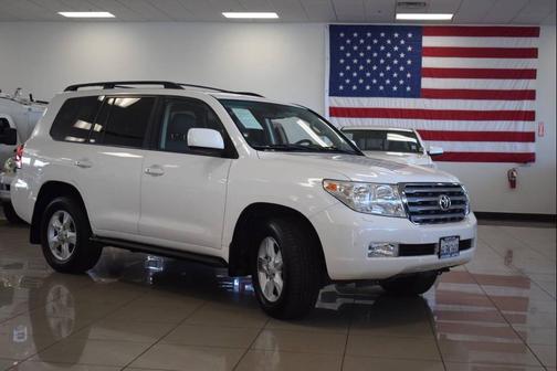 Super White 2010 Toyota Land Cruiser Base