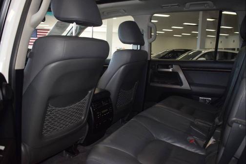 Super White 2010 Toyota Land Cruiser Base