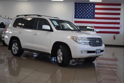Super White 2010 Toyota Land Cruiser Base