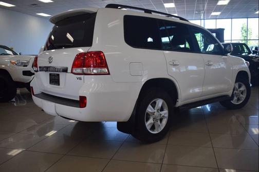 Super White 2010 Toyota Land Cruiser Base