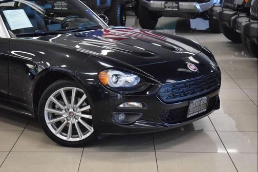 2017 FIAT 124 Spider Base