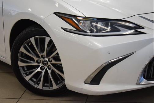 2021 Lexus ES 300h Base