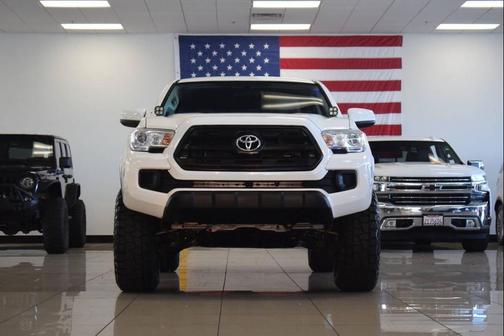 Super White 2017 Toyota Tacoma SR
