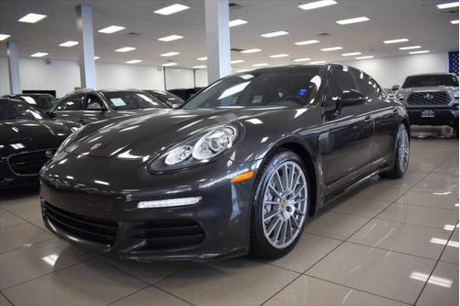 2016 Porsche Panamera 4 Edition