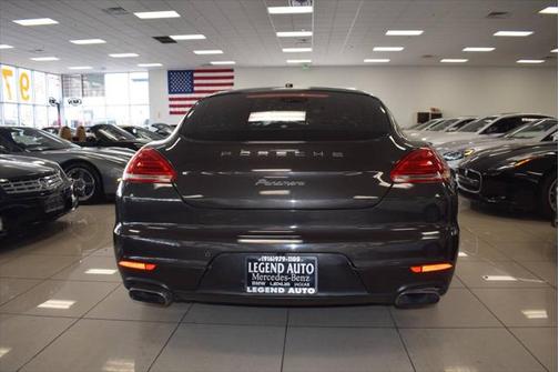 2016 Porsche Panamera 4 Edition