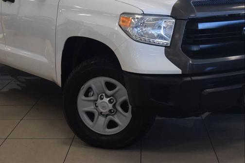 Super White 2016 Toyota Tundra SR