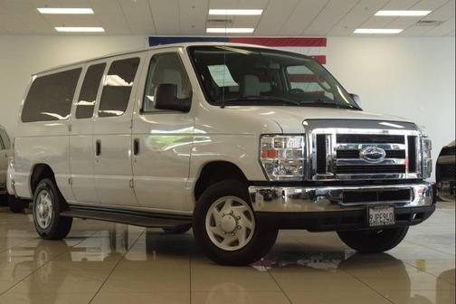Oxford White 2014 Ford E350 Super Duty XLT