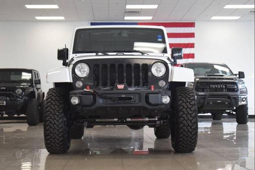 Bright White Clearcoat 2014 Jeep Wrangler Unlimited Altitude