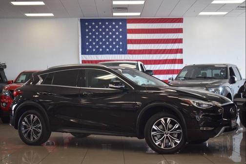 2018 INFINITI QX30 Premium