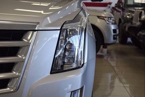 2017 Cadillac Escalade Luxury
