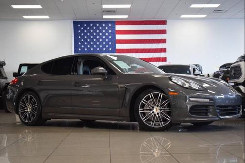 2016 Porsche Panamera Edition