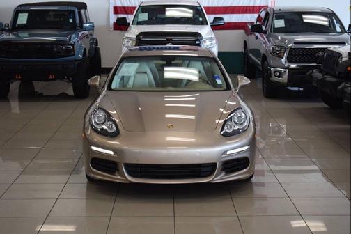 2015 Porsche Panamera 4