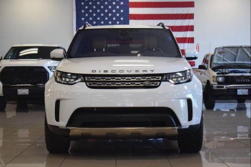 White 2017 Land Rover Discovery HSE