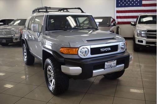 2014 Toyota FJ Cruiser Base