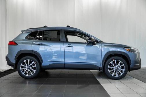 2025 Toyota Corolla Cross XLE