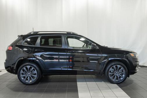Diamond Black Crystal Pearlcoat 2019 Jeep Cherokee Limited