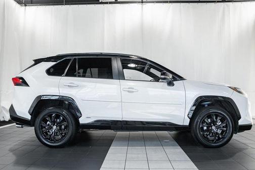 2022 Toyota RAV4 Hybrid SE
