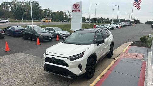 2022 Toyota RAV4 Hybrid SE